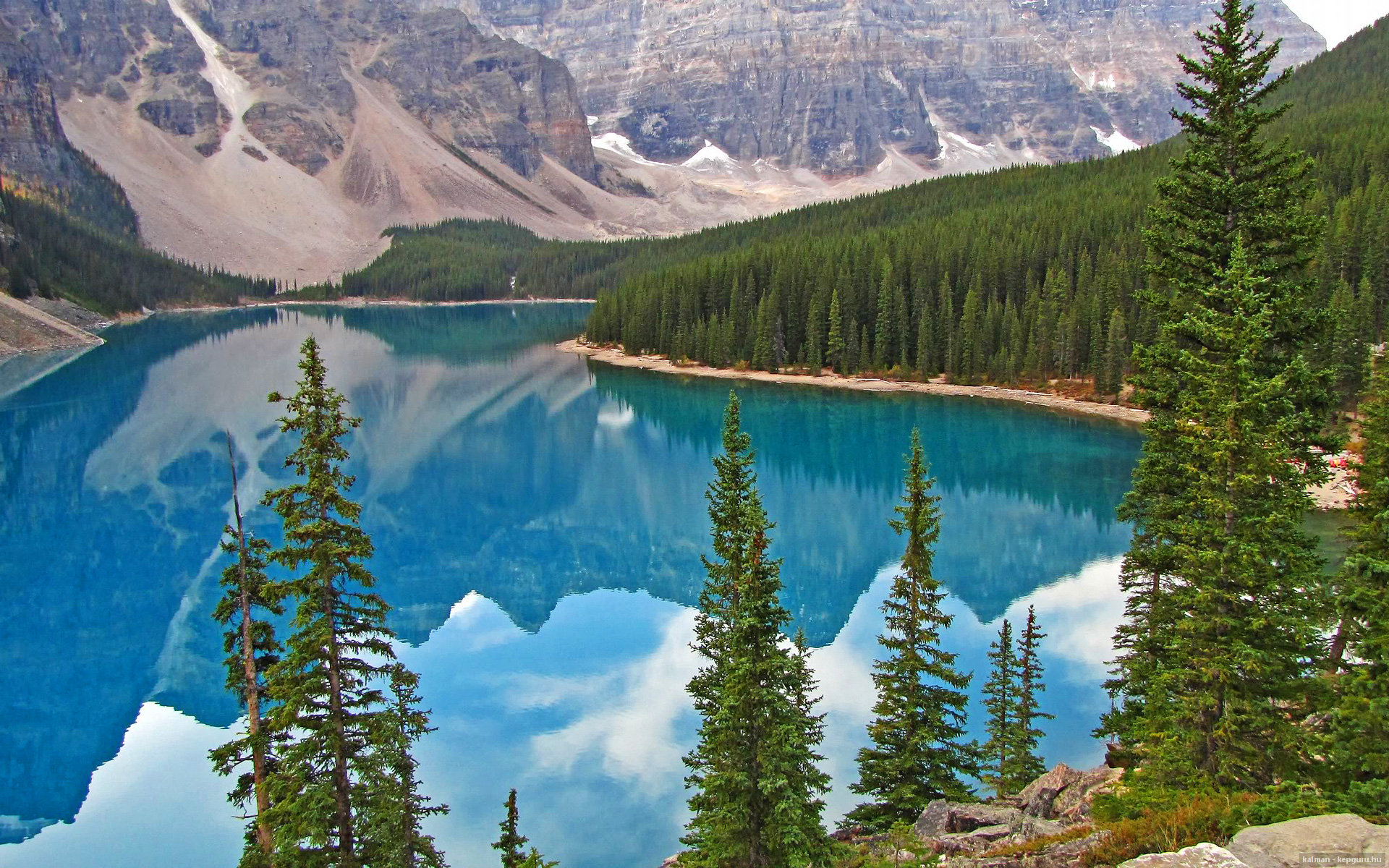 足球摄影展在国家体育馆成功举办，足球摄影记者