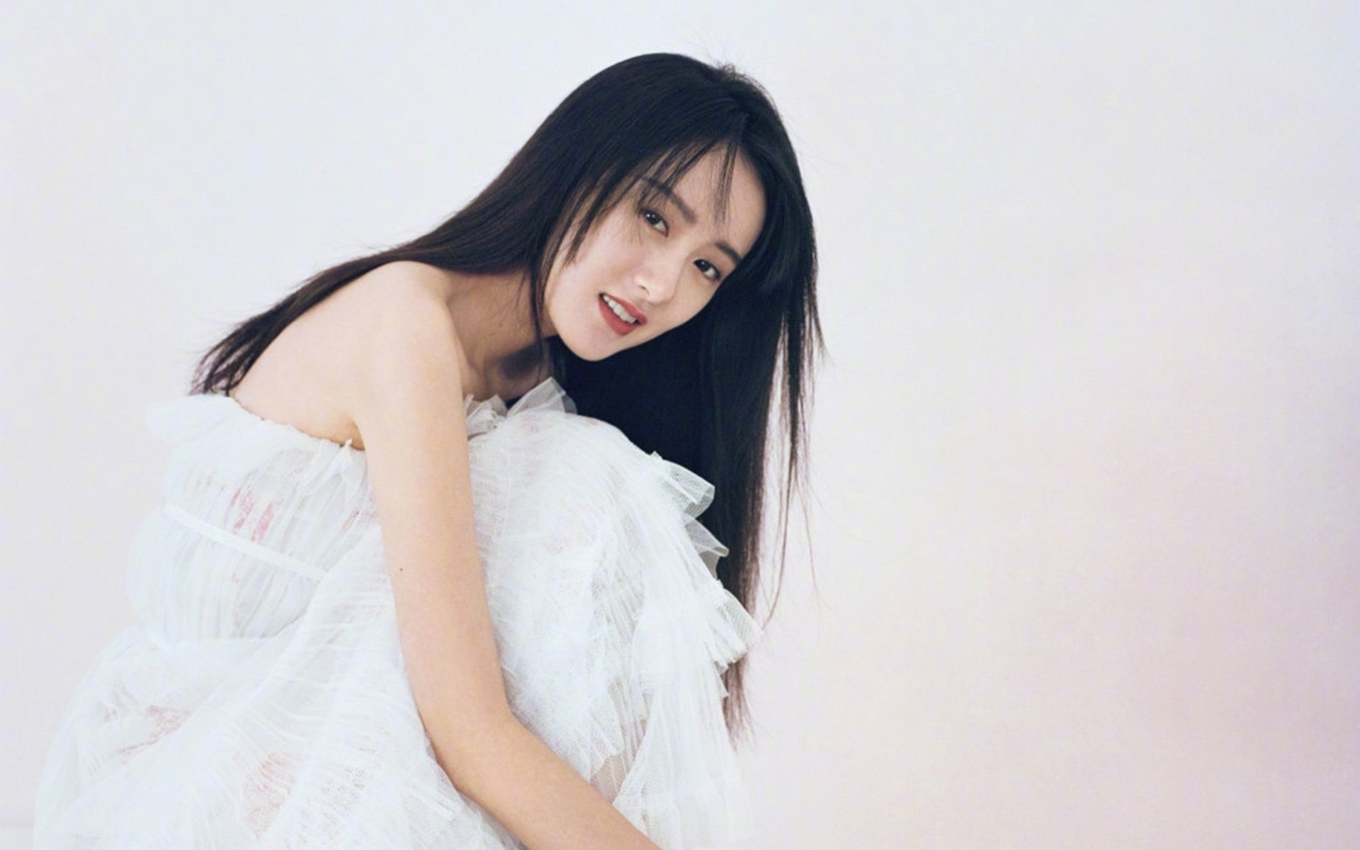 开云kaiyun-鹈鹕年轻球员晒出健身房苦练短视频获好评，鹈鹕的主教练